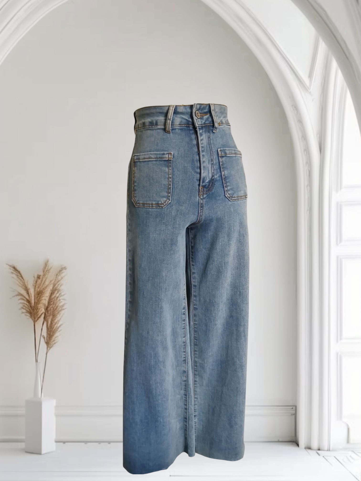 Jean Flare Femme Taille Haute – Coupe Évasée et Tendance 2025 | Fashion Muse Avenue