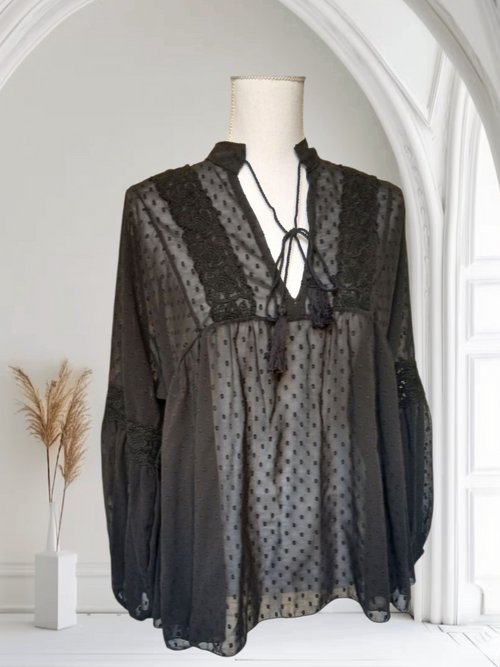 Blouse noire en mousseline