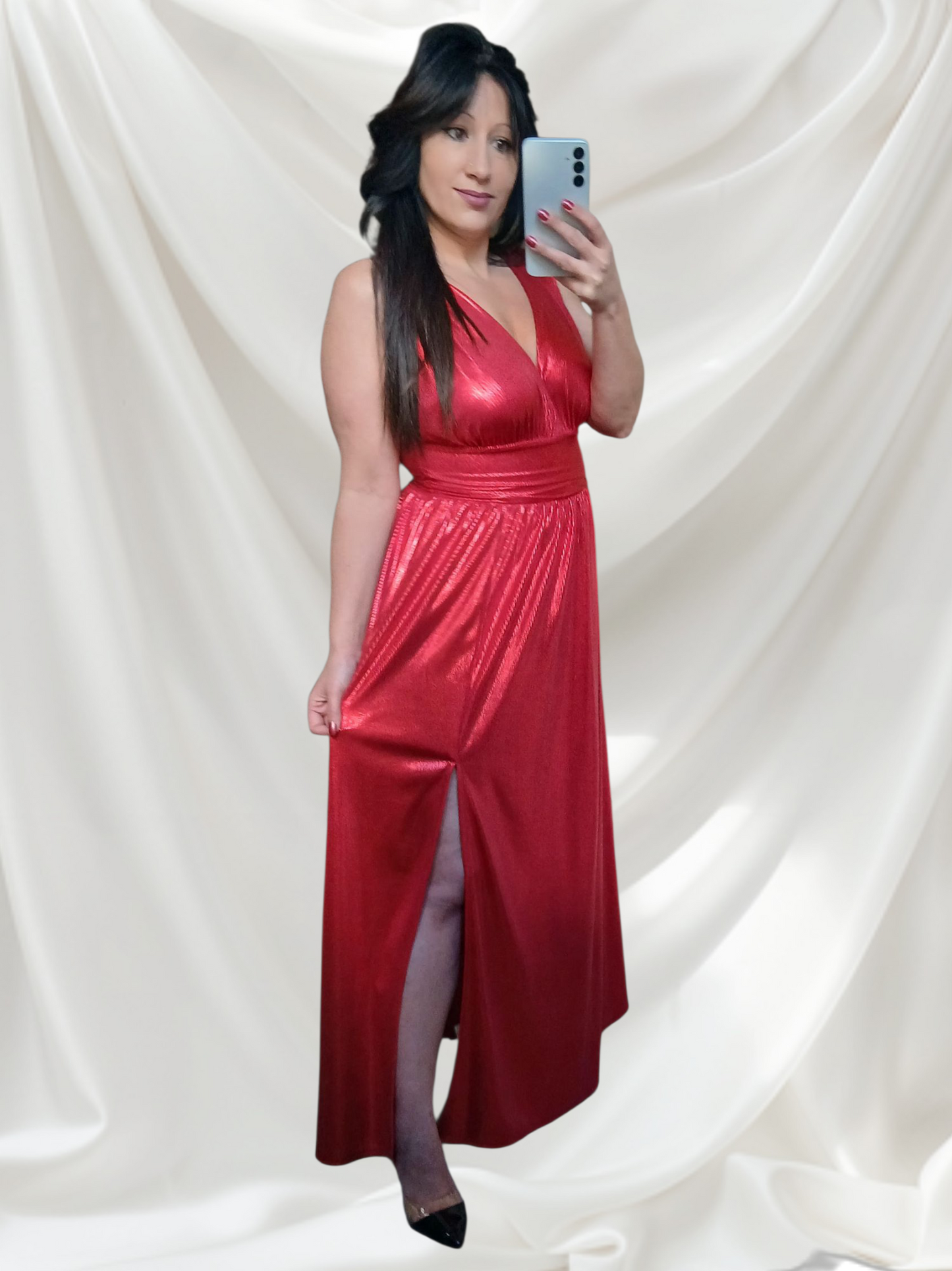 Robe de soirée longue rouge fendue en tissu brillant – Élégante et glamour