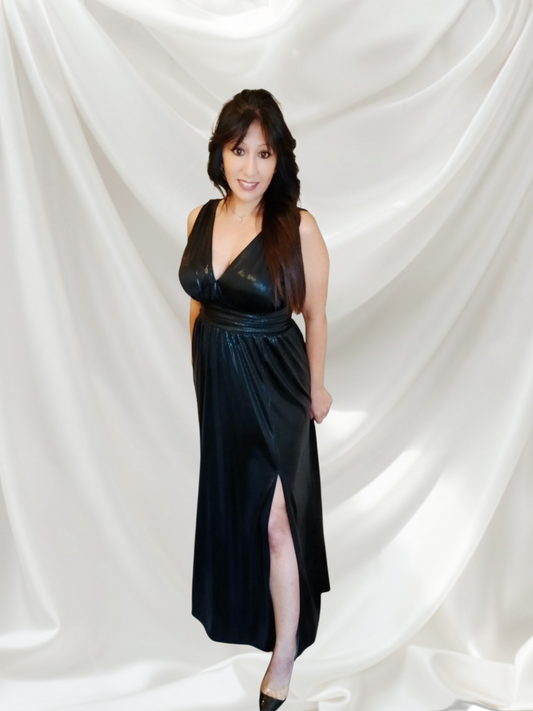 Robe de soirée longue noire fendue en tissu brillant – Élégante et glamour
