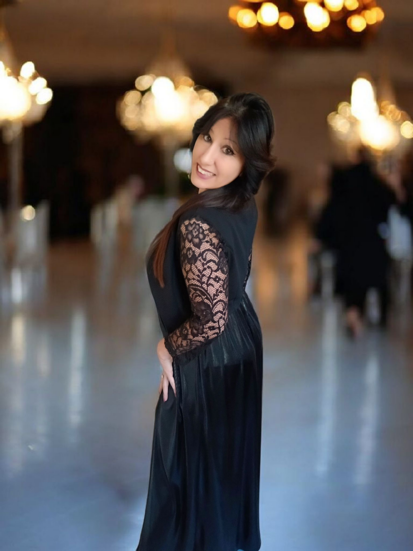 Veston noir court femme – Blazer élégant à manches en dentelle soirée